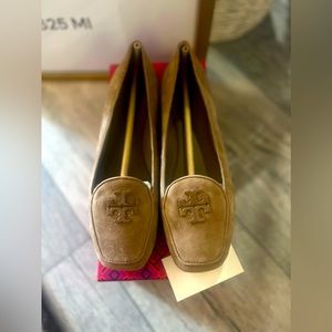 Tory Burch - New, never been worn, suede Fitz Loafers.